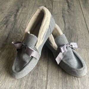 Vionic slippers gray with fur cozy size 9 with orthotic support Shirley style